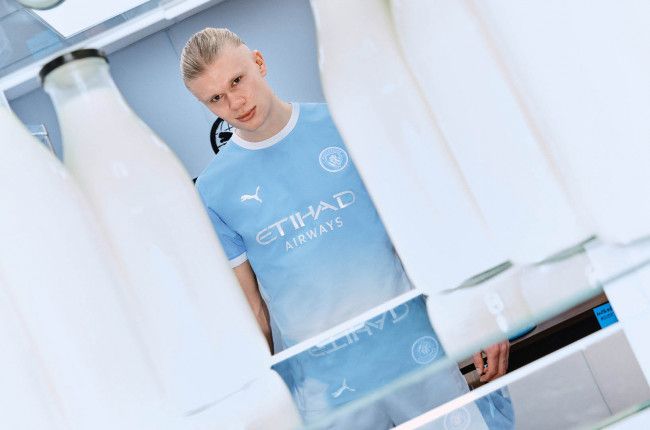 Man City lick EPL wounds with gorgeous new kit!