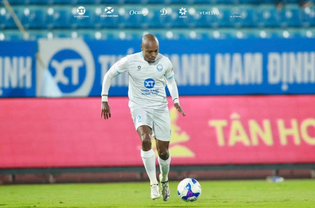 Percy Tau follows ex-Chiefs star...