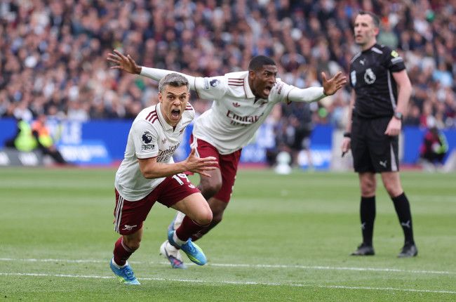 Arsenal Edge Closer To EPL Title After Late Drama