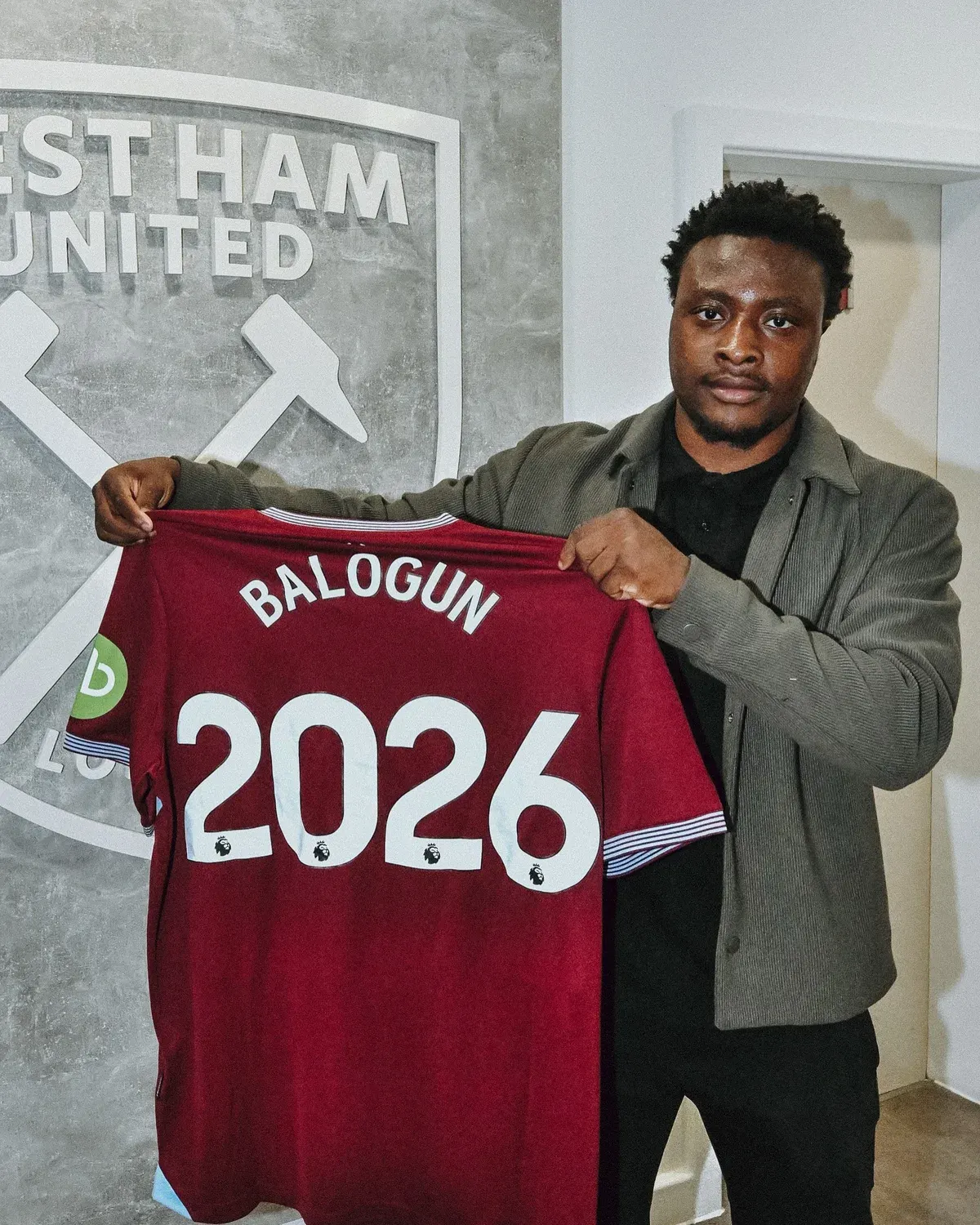 Confirmed: Nigerian forward signs new contract with West Ham after leaving Man Utd