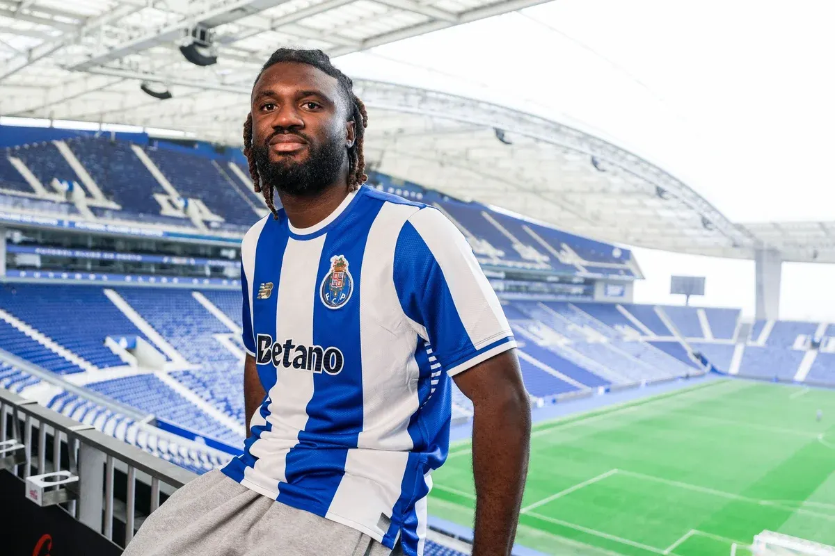 'There are conversations' - Farioli reveals when Porto will make transfer decision on Moffi