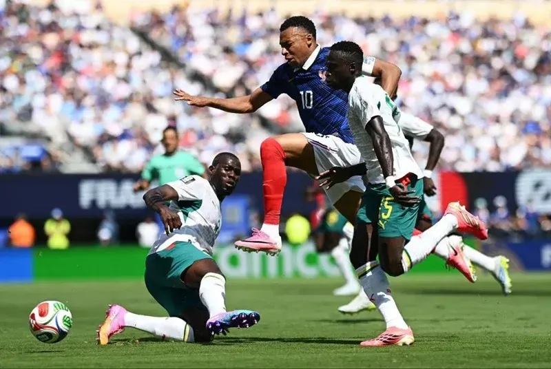 Senegal faces internal turmoil at World Cup amid bonus and logistics disputes