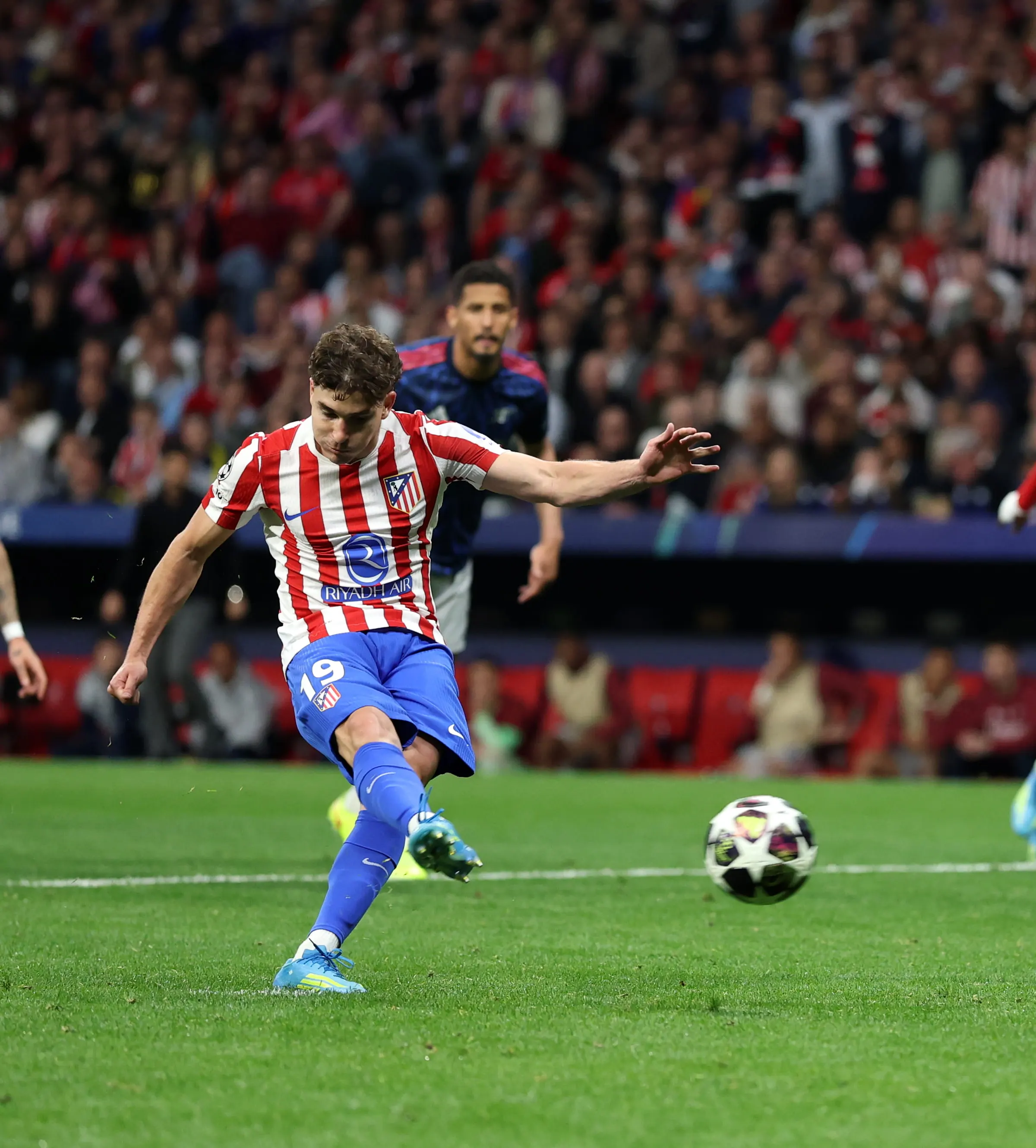 Report: PSG and Atletico Madrid in negotiations for Julian Alvarez