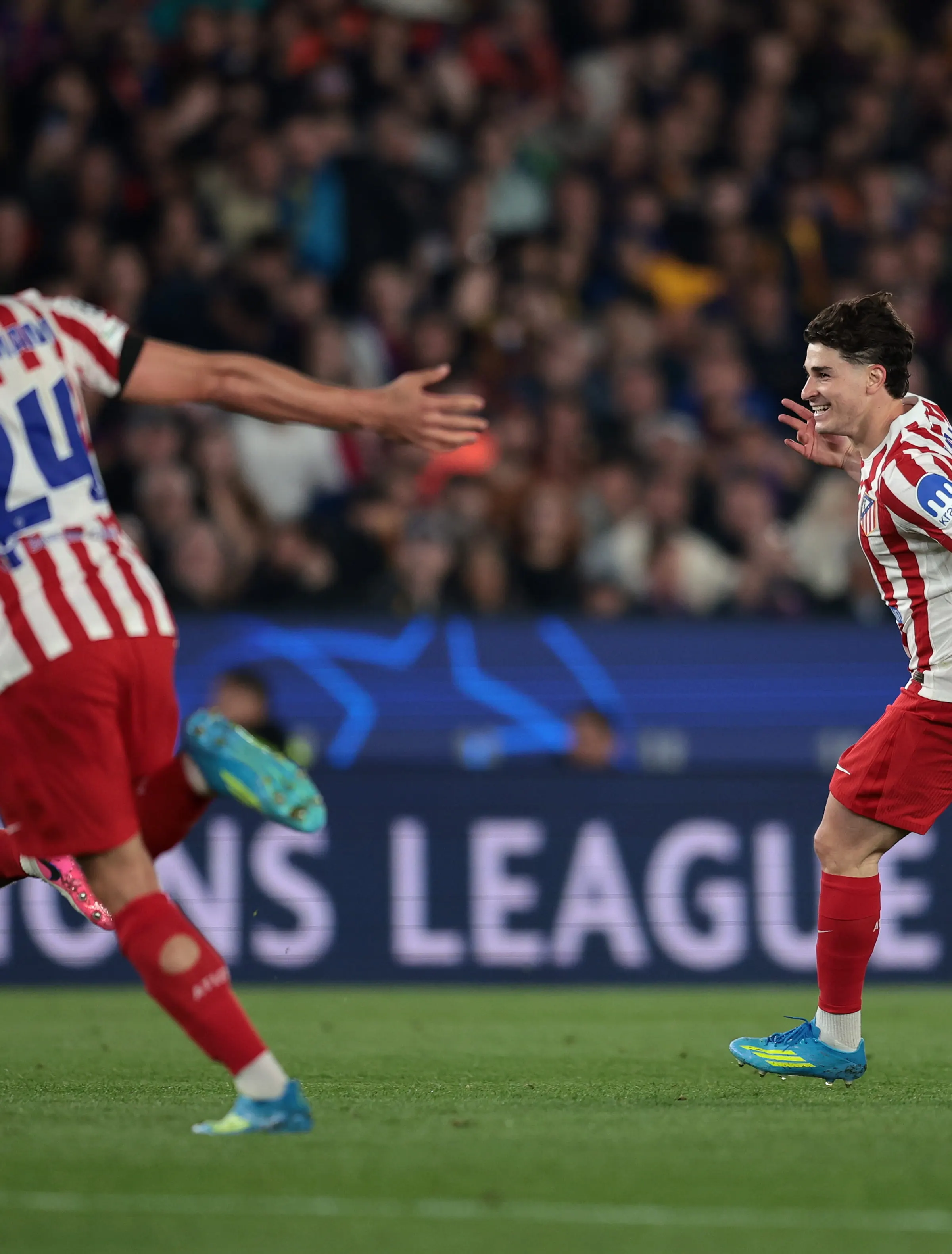 Barcelona working on alternatives with Julian Alvarez-PSG negotiations ‘in motion’