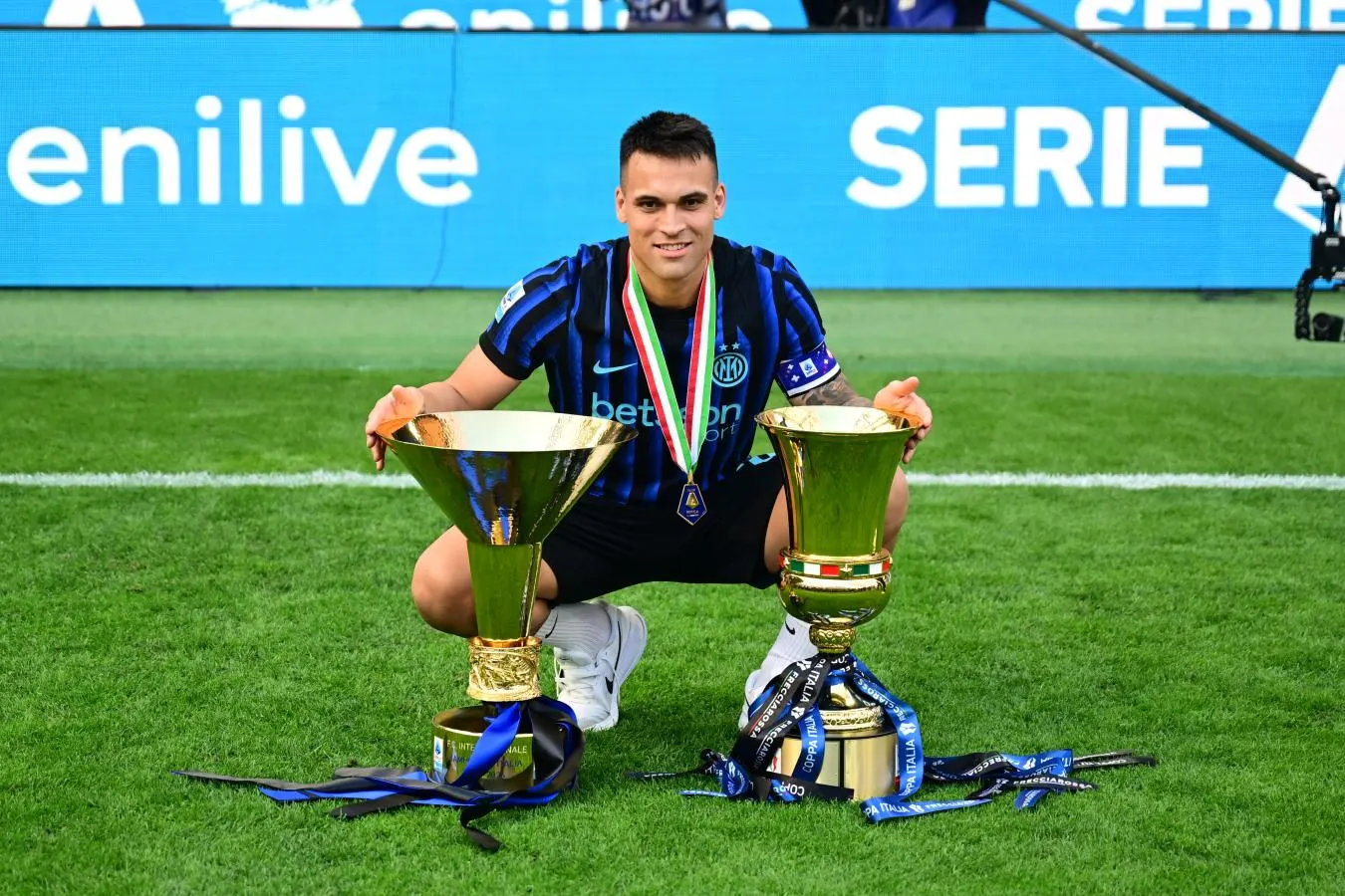 Barcelona number nine target slams door on move – “If they don’t kick me out, I’ll stay here”