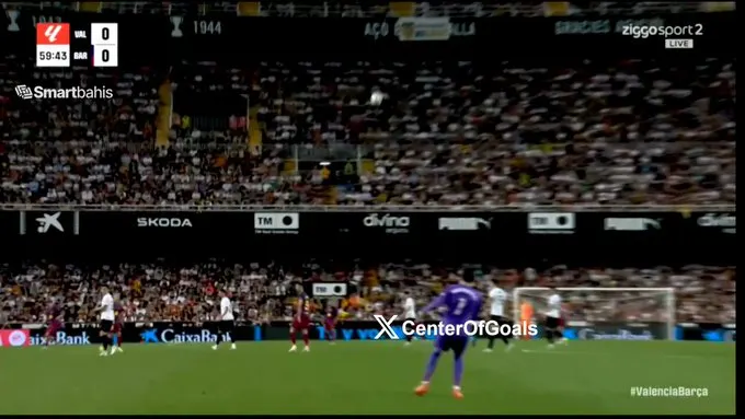 VIDEO: Robert Lewandowski scores opening goal on final Barcelona appearance before Valencia come back