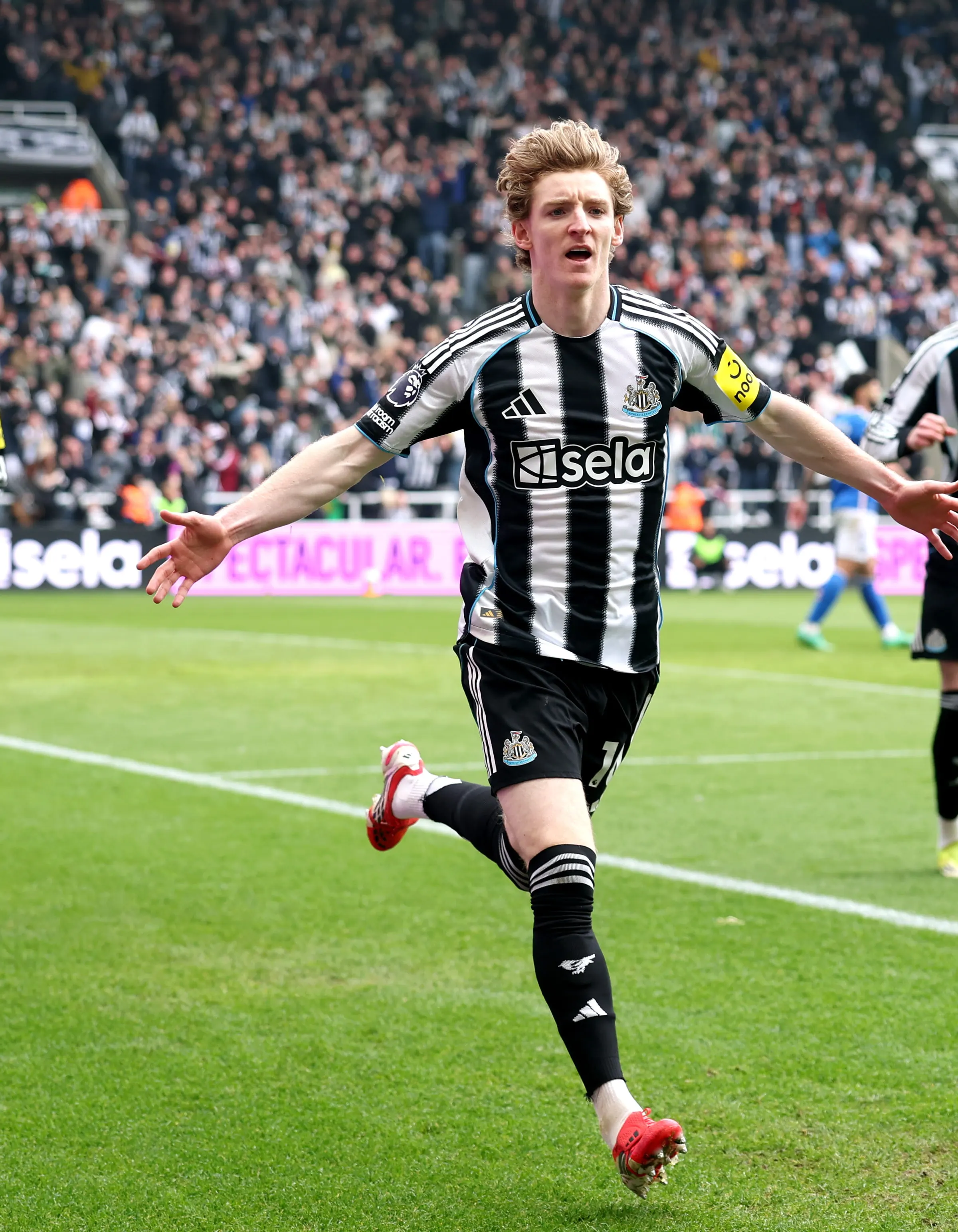 Barcelona agree €80m deal to sign forward from Premier League club