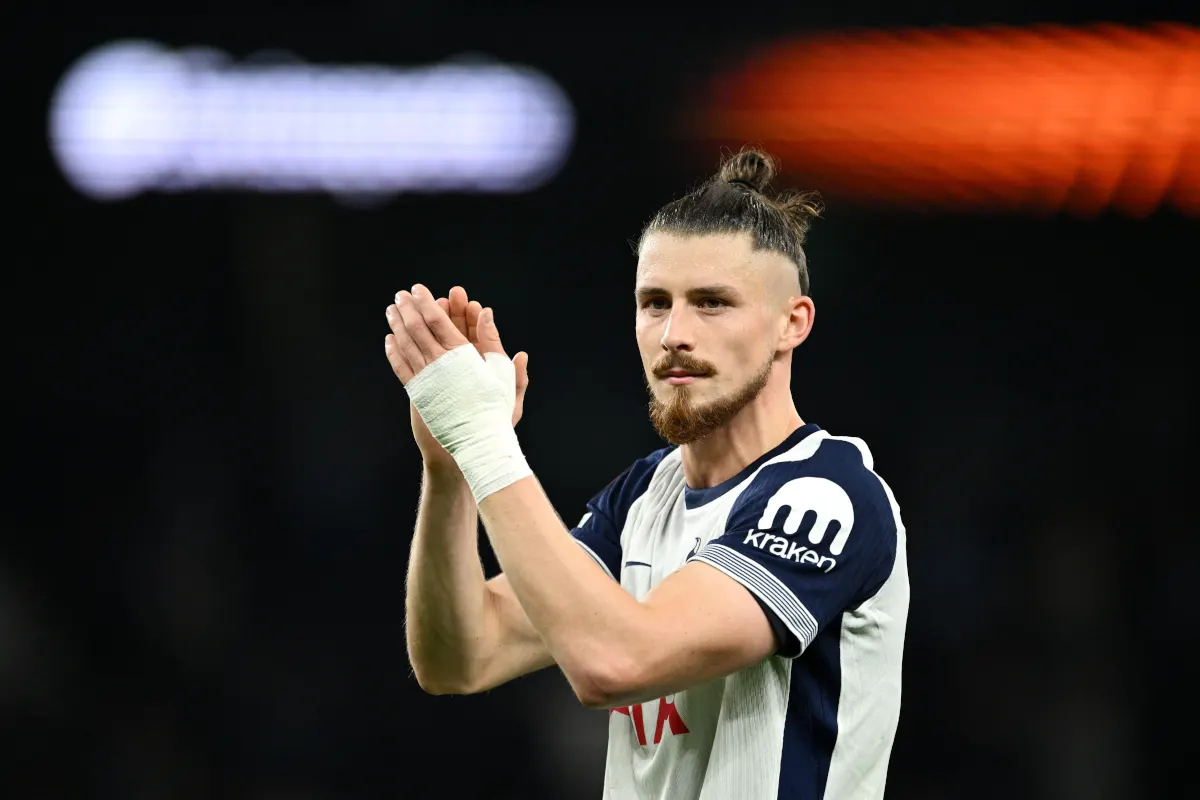Tottenham defender offered to Juventus as De Zerbi halts duo’s departure