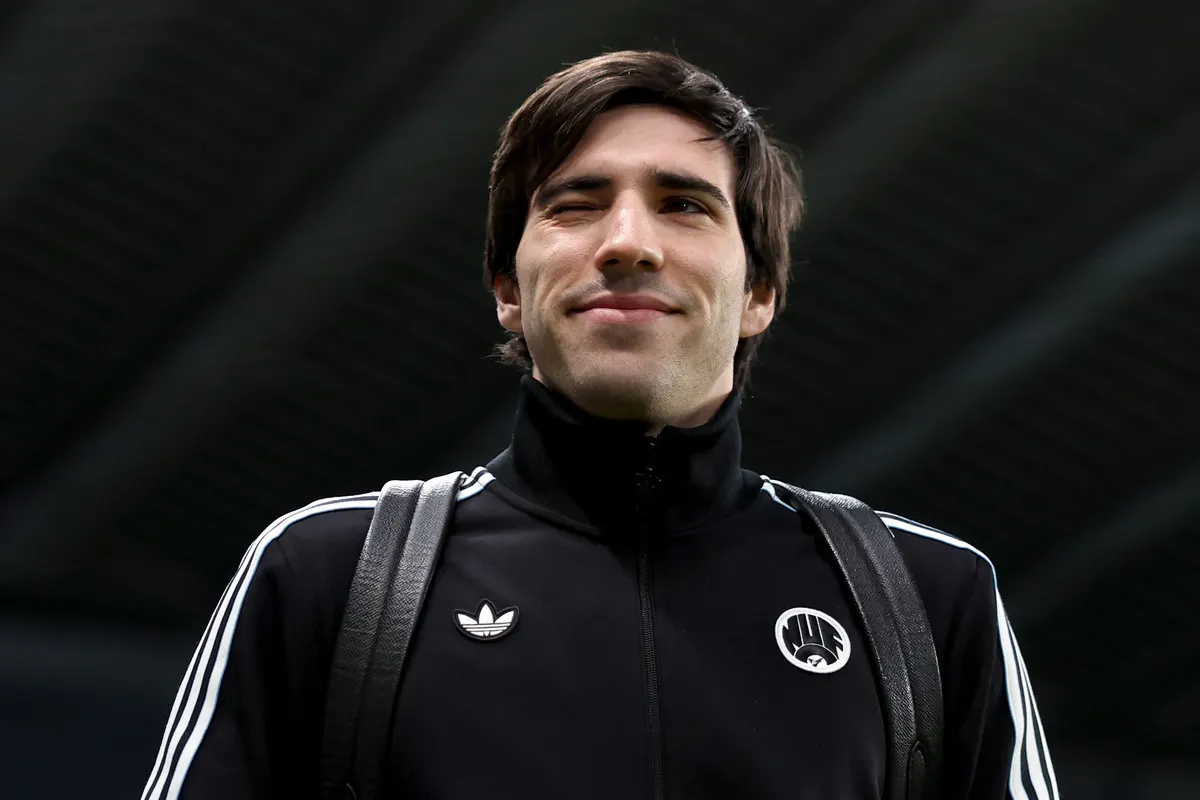 Tonali visits childhood club Brescia during Newcastle United day off