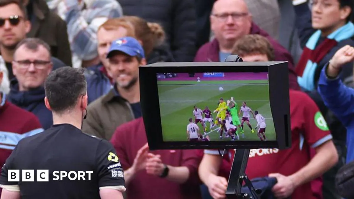 West Ham to contact referees' body over disallowed goal