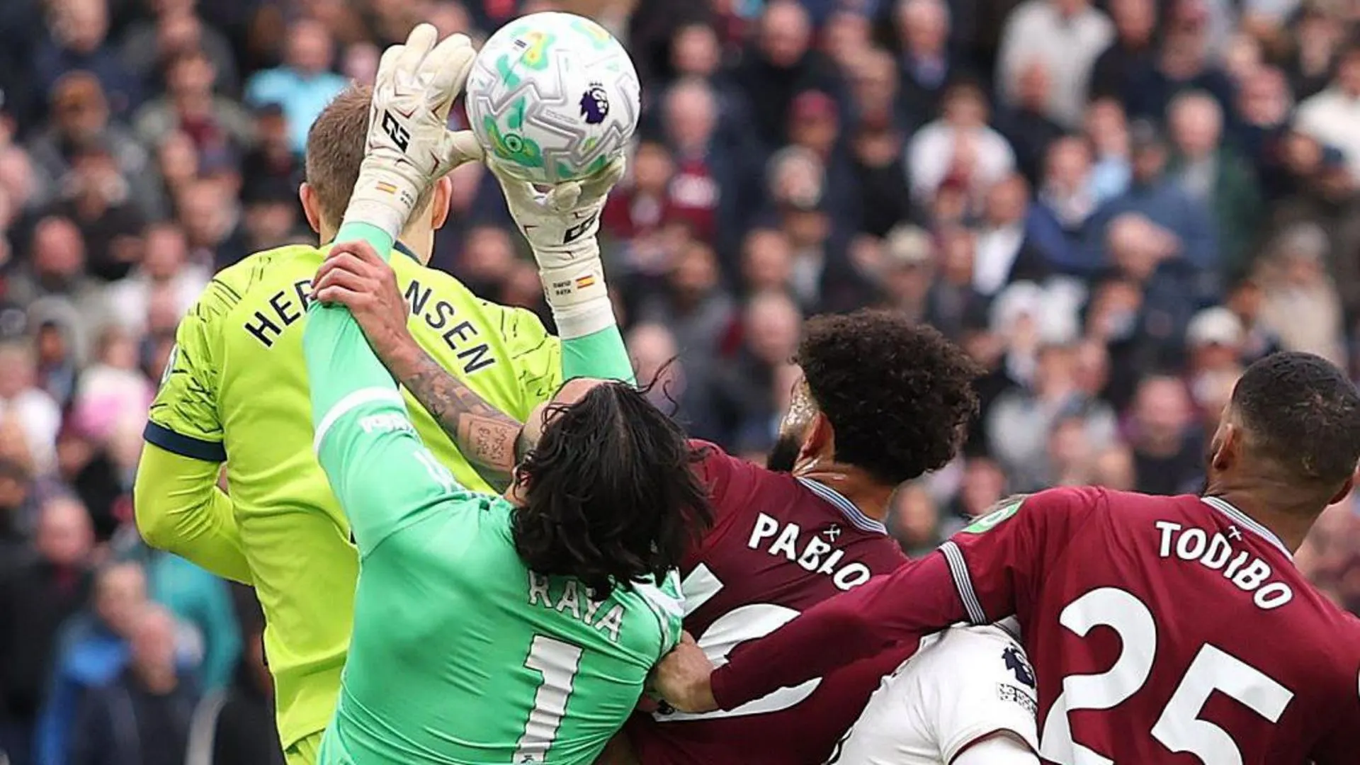 Five 'fouls' in one move - breaking down Premier League corner chaos