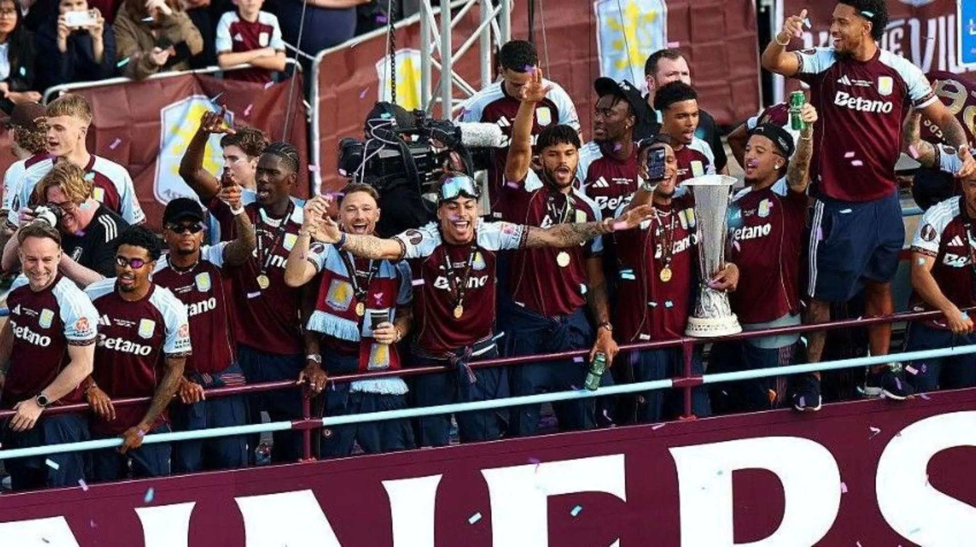 Thousands welcome home triumphant Villa as heroes